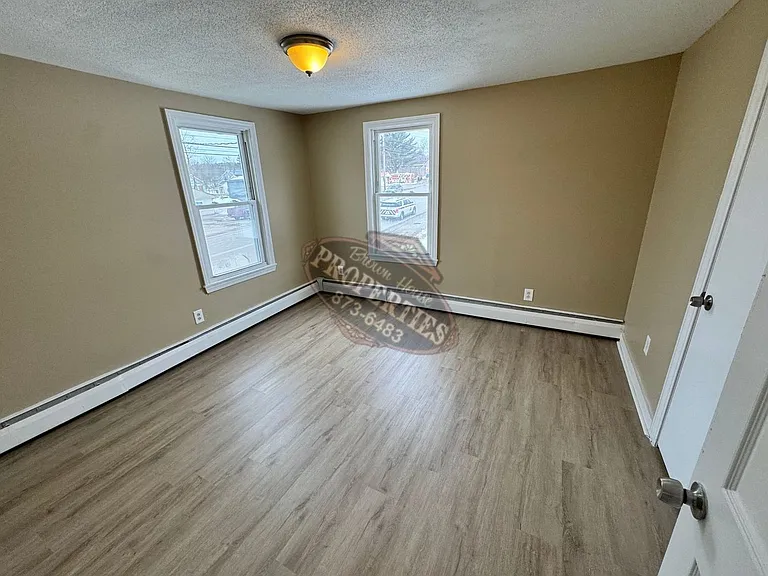 111 Kennedy Memorial Dr — Photo 6
