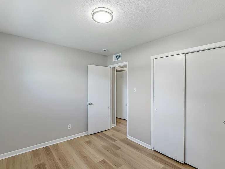 2716 Holbrook Dr #6 — Photo 14