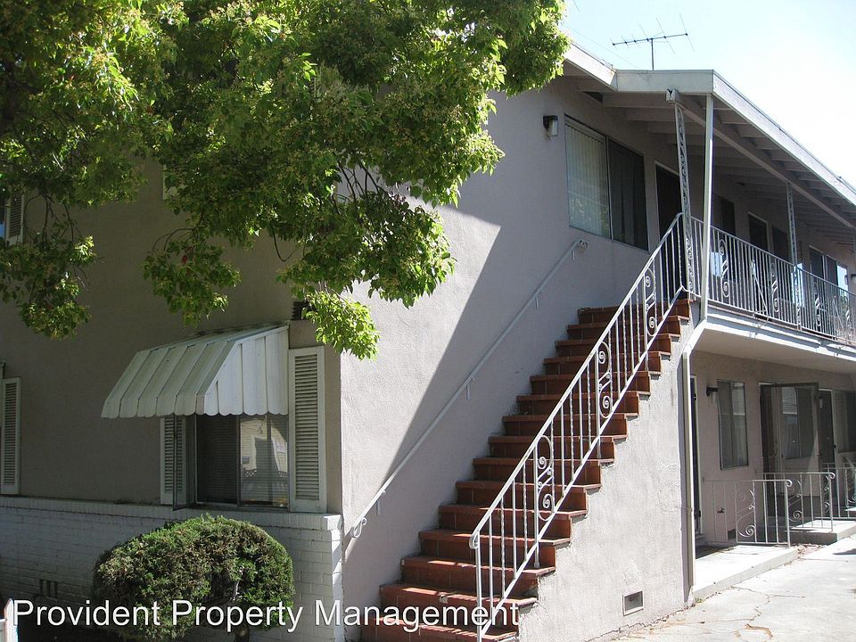 1st image of 128 Brooklyn Ave APT 2