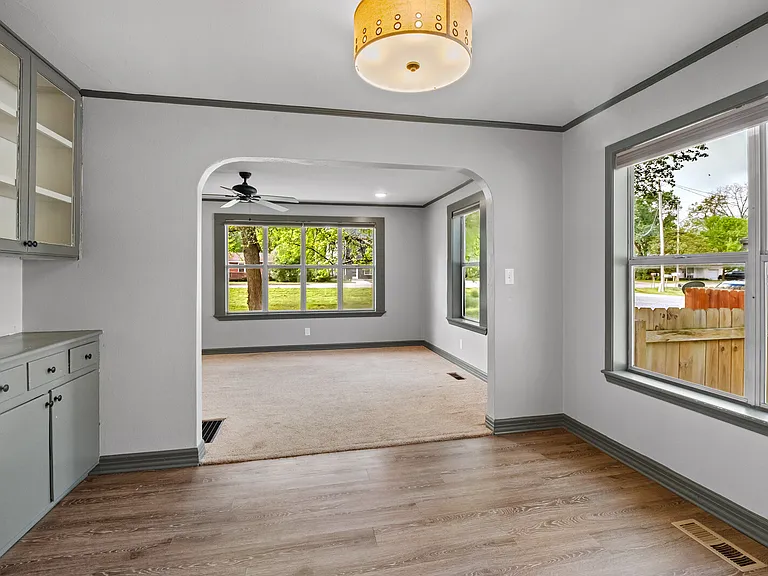2228 W Wedington Dr — Photo 6