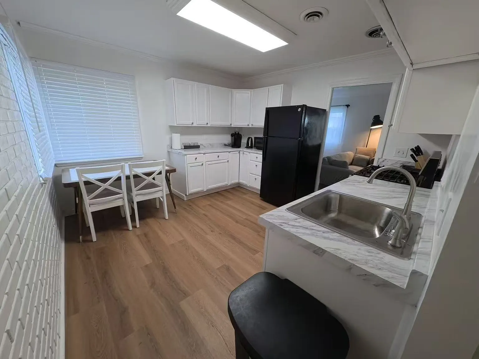 3 bed, 975 sqft, $2,500 — Photo 4