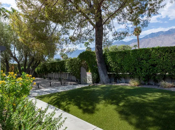 402 N Orchid Tree Ln, Palm Springs, CA 92262