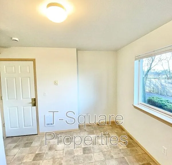 717 Cedar Ave #103 — Photo 5
