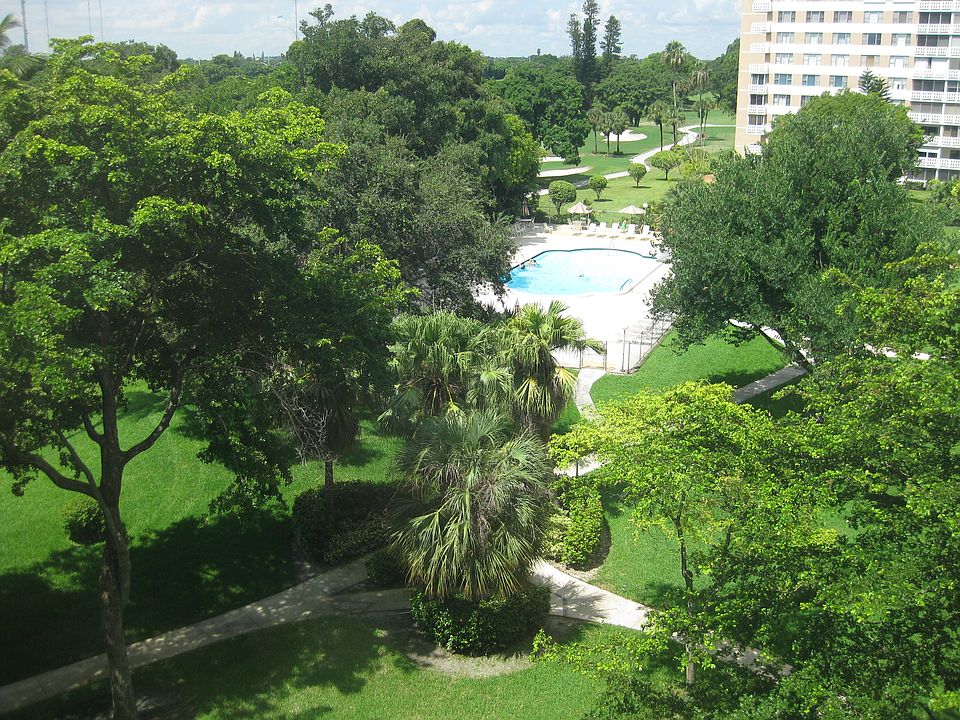 1st image of 4200 Hillcrest Dr APT 615