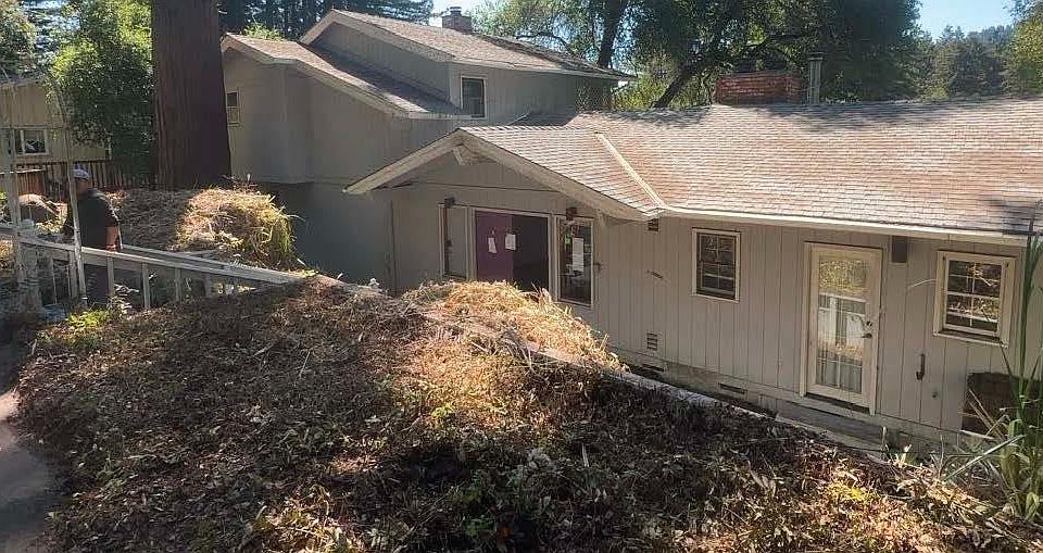 1st image of 303 W Hilton Dr
