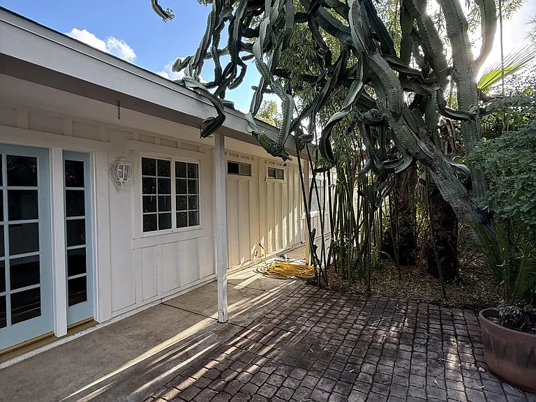 9303 Crest Dr — Photo 14