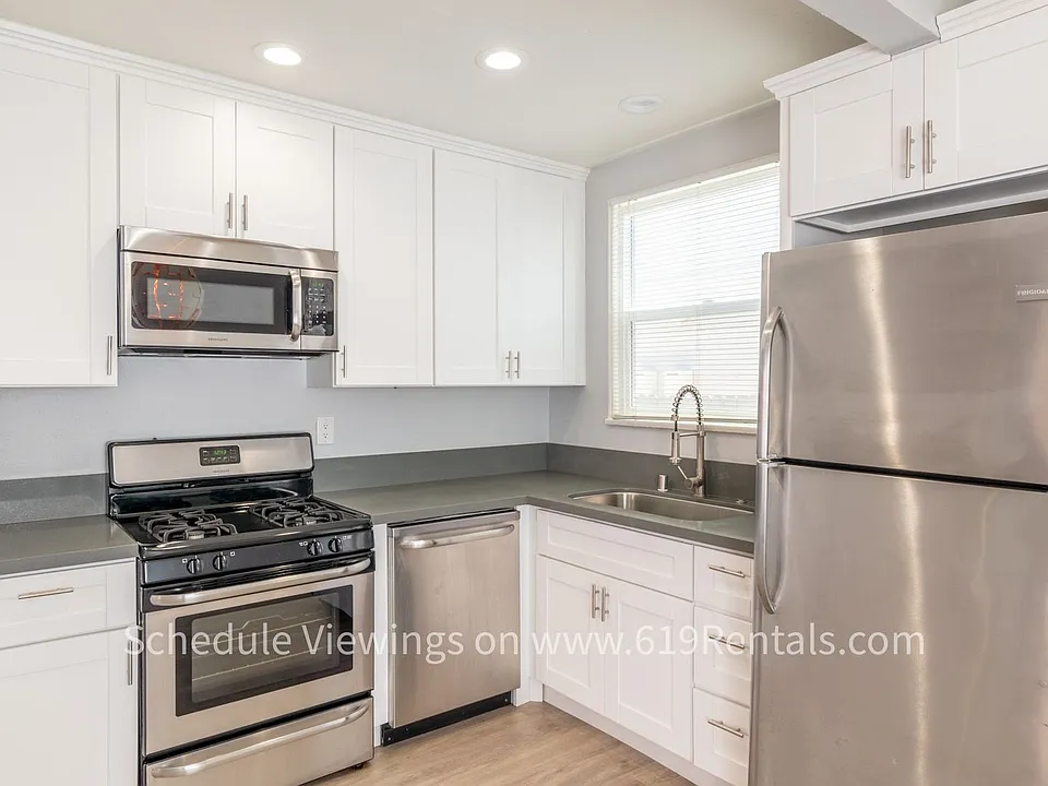 2 Bedroom, 1 Bath with Yard & Washer/Dryer, Pets OK