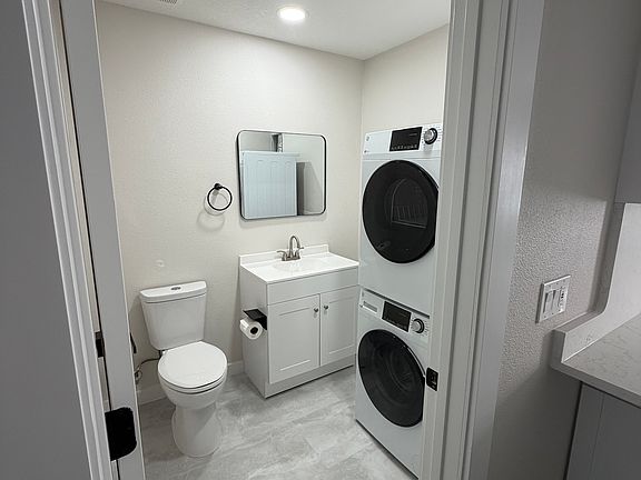 1/2 Bath