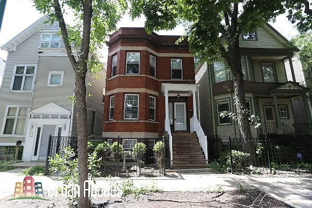 2 bed, 900 sqft, $2,450 — Photo 1