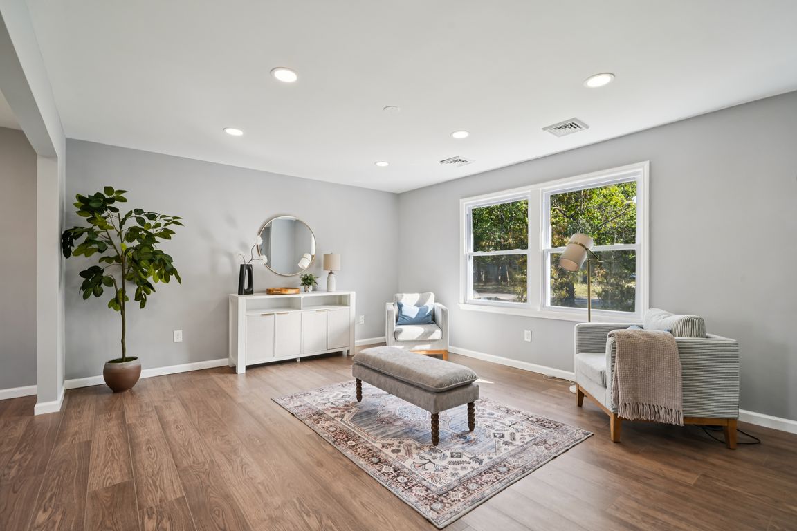 Prosser Ave-S1610-021.jpg