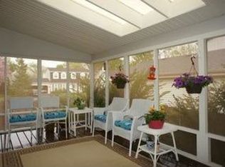 14 N Andover Ln, Geneva, IL 60134