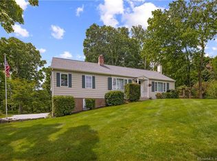 2 Candlewood Dr, Danbury, CT 06811