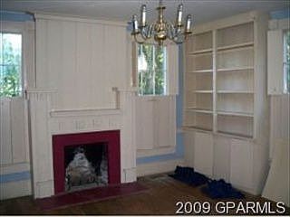 4th image of 113 W 12th St