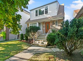 5328 W Roscoe St, Chicago, IL 60641