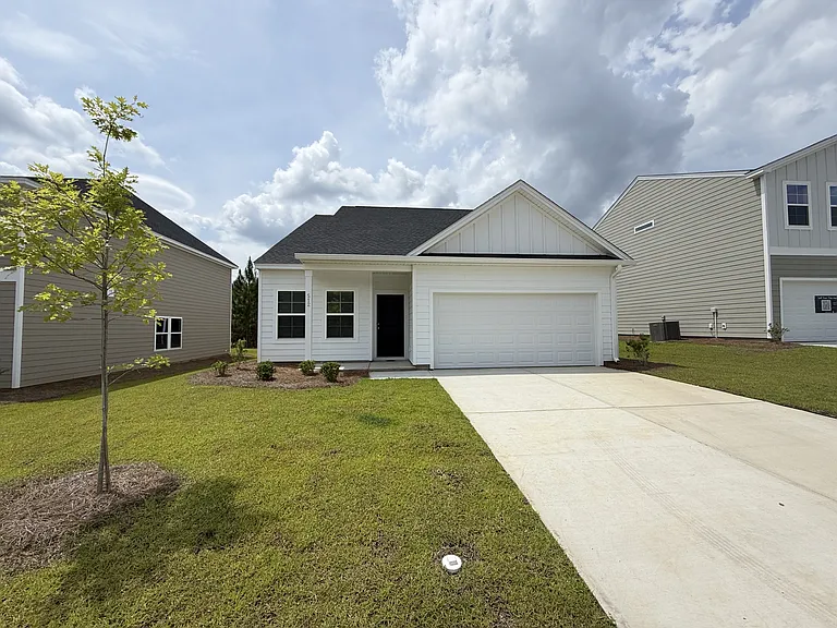512 Outpost Way — Photo 1