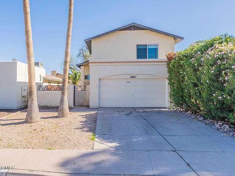 4131 E Contessa St — Photo 2