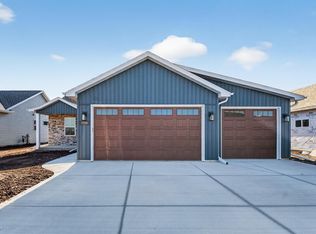 3759 E Callalilly Ln, Appleton, WI 54913