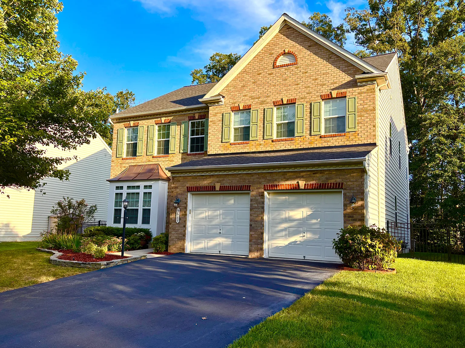 4 bed, 4136 sqft, $4,100 — Photo 1