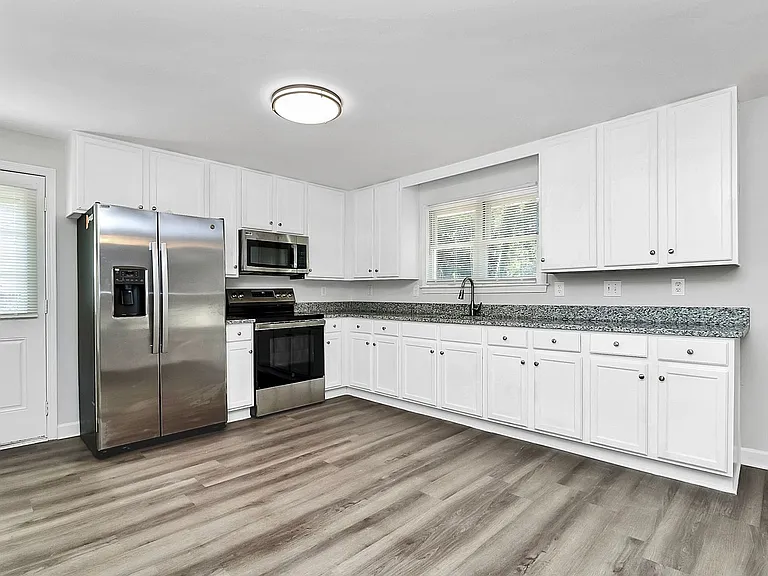 2429 Marlowe Ave — Photo 8
