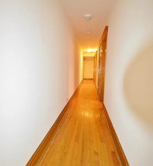 1417 W Belle Plaine Ave #G — Photo 4