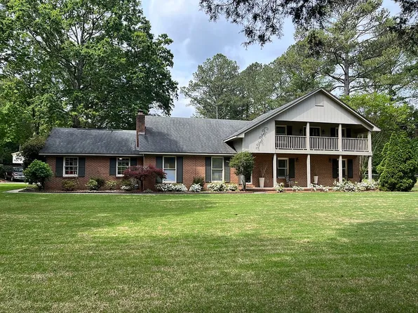 1037 Vestavia Dr SW, Decatur, AL 35603