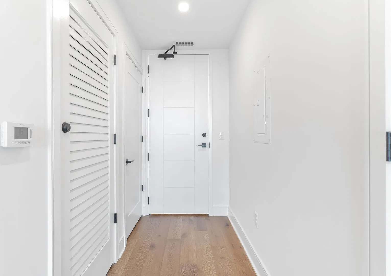 Studio Apartment in West Midtown! — Photo 2