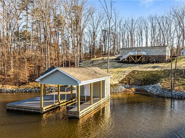 261 Willifords Point Dr, Roxboro, NC 27574