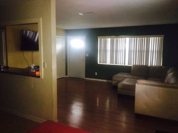 3rd image of 912 Lighthouse Dr