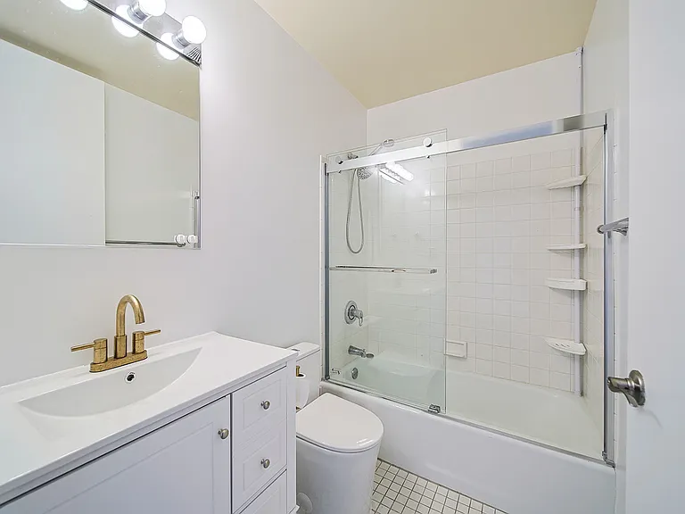 100 Carlyle Dr #16ES — Photo 10