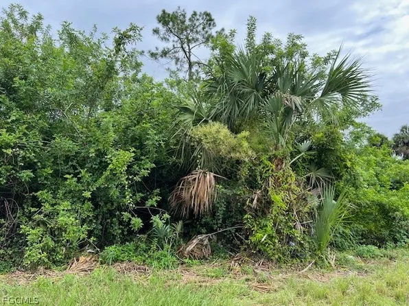 619 Clancy St E, Lehigh Acres, FL 33974