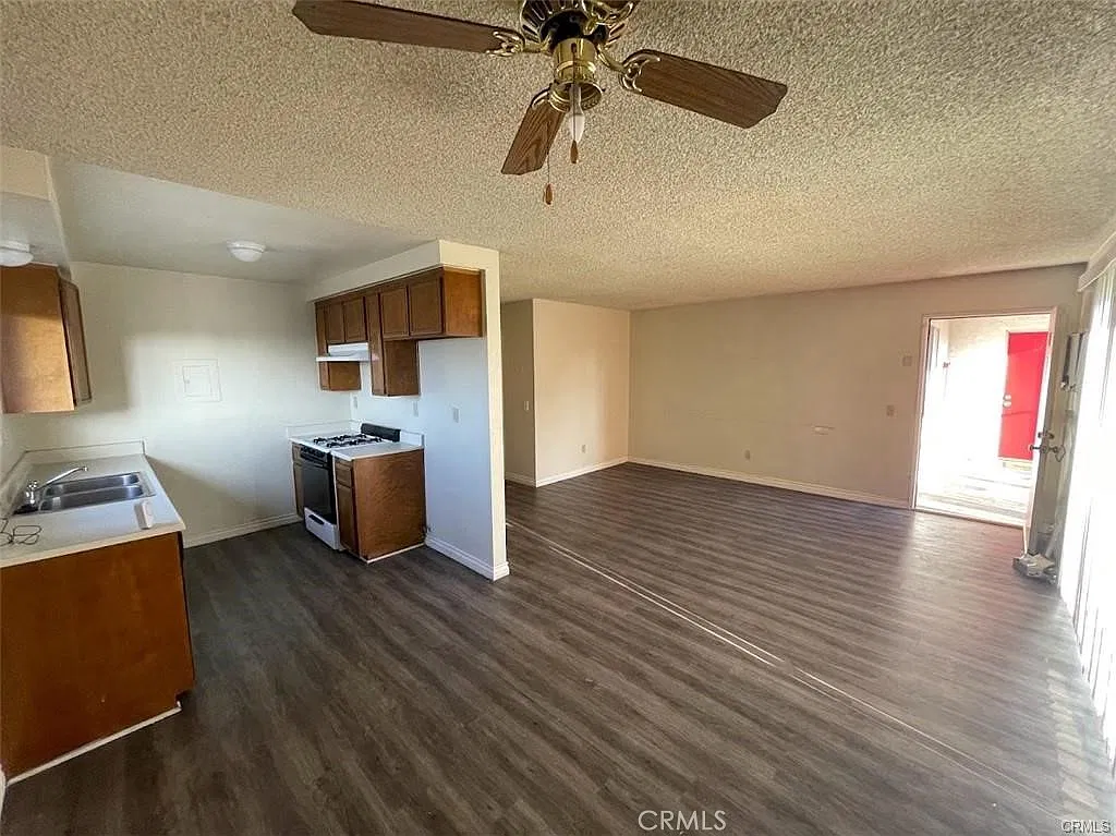 2 bed, 750 sqft, $2,000 — Photo 2