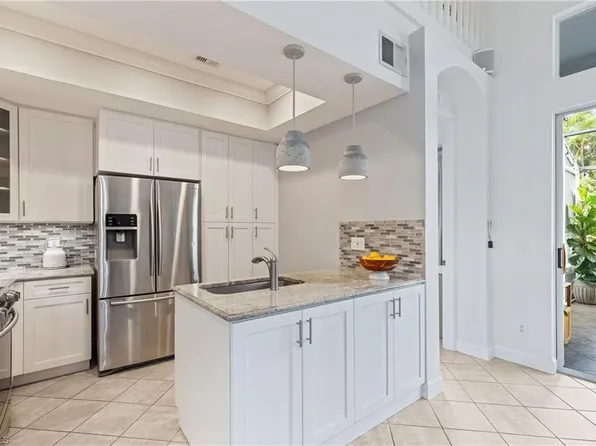 14927 Sterling Oaks DR, NAPLES, FL 34110