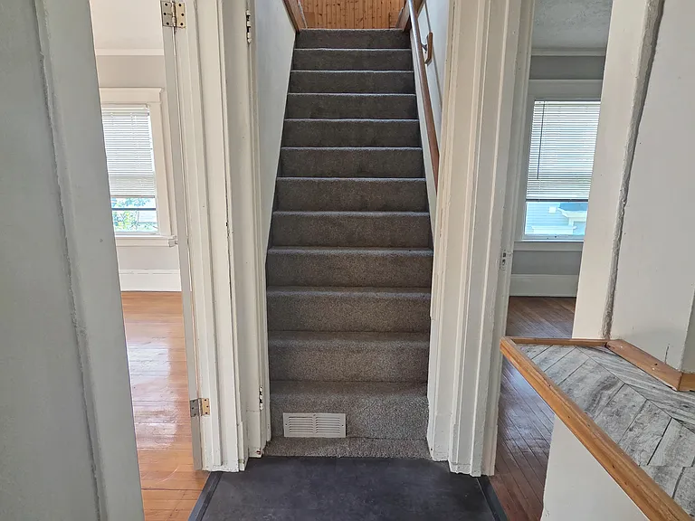 631 Paris Ave SE — Photo 7