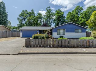 1325 Pennoyer Ave, Cottage Grove, OR 97424