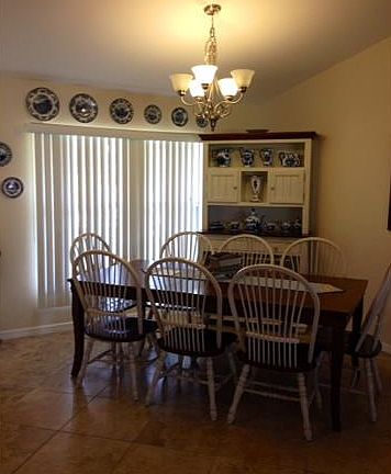 5th image of 815 Woodridge Cir