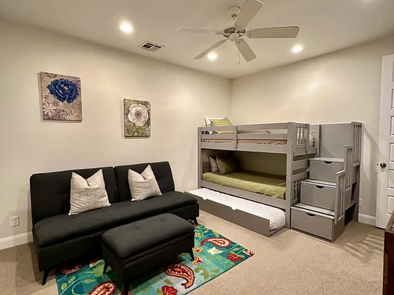 E Bay Hill Dr — Photo 19
