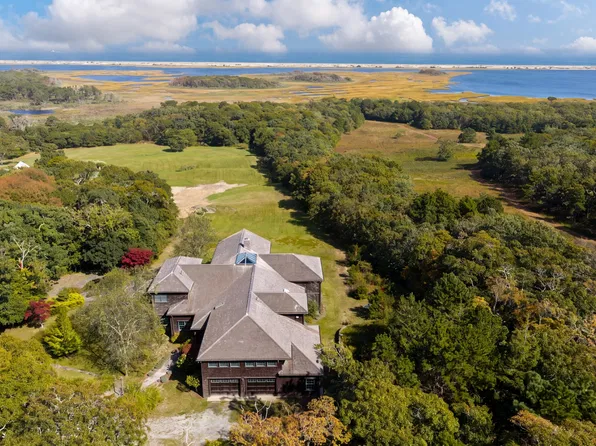 4 Garrett Way, Edgartown, MA 02539