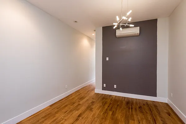 Rented by Nooklyn NYC LLC | media 44