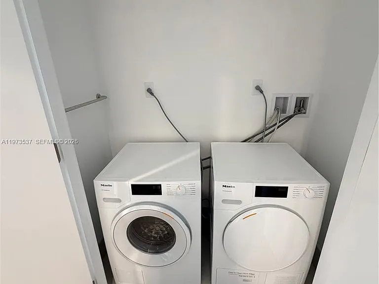 9201 E Bay Harbor Dr #309 — Photo 24