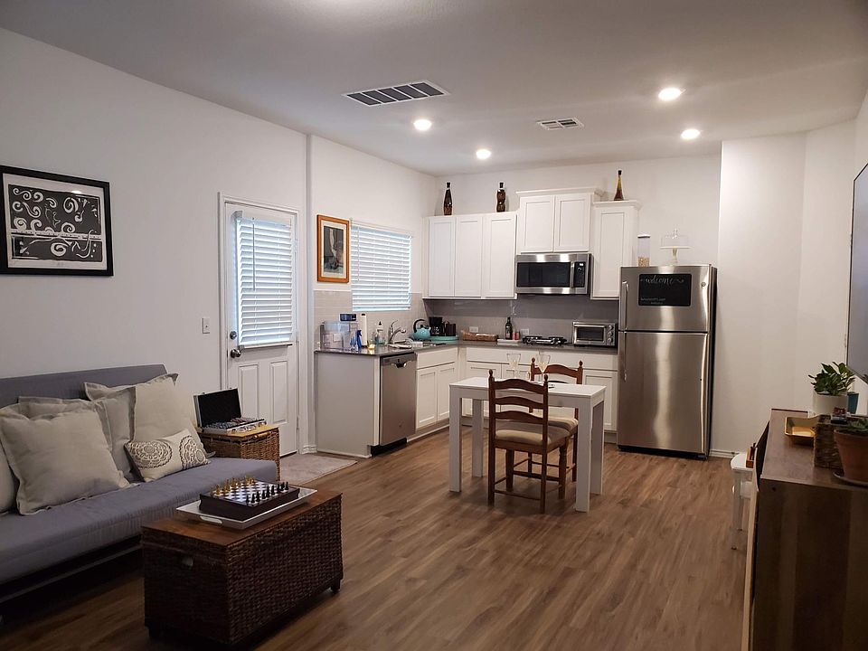 1st image of 129 Escondido Cir #2