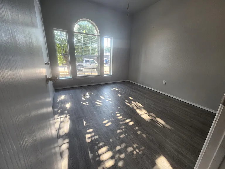 6429 Waterhill Ln — Photo 10
