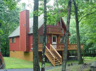 Sandstone Dr, Dingmans Ferry, PA 18328