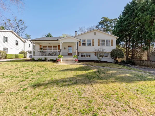 17 N Brookwood Dr, Greenville, SC 29605