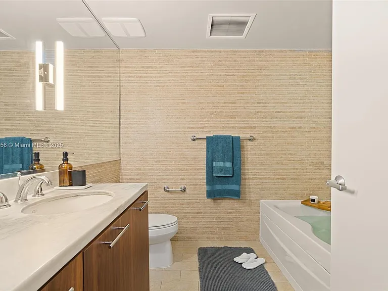 50 Biscayne Blvd #411 — Photo 18