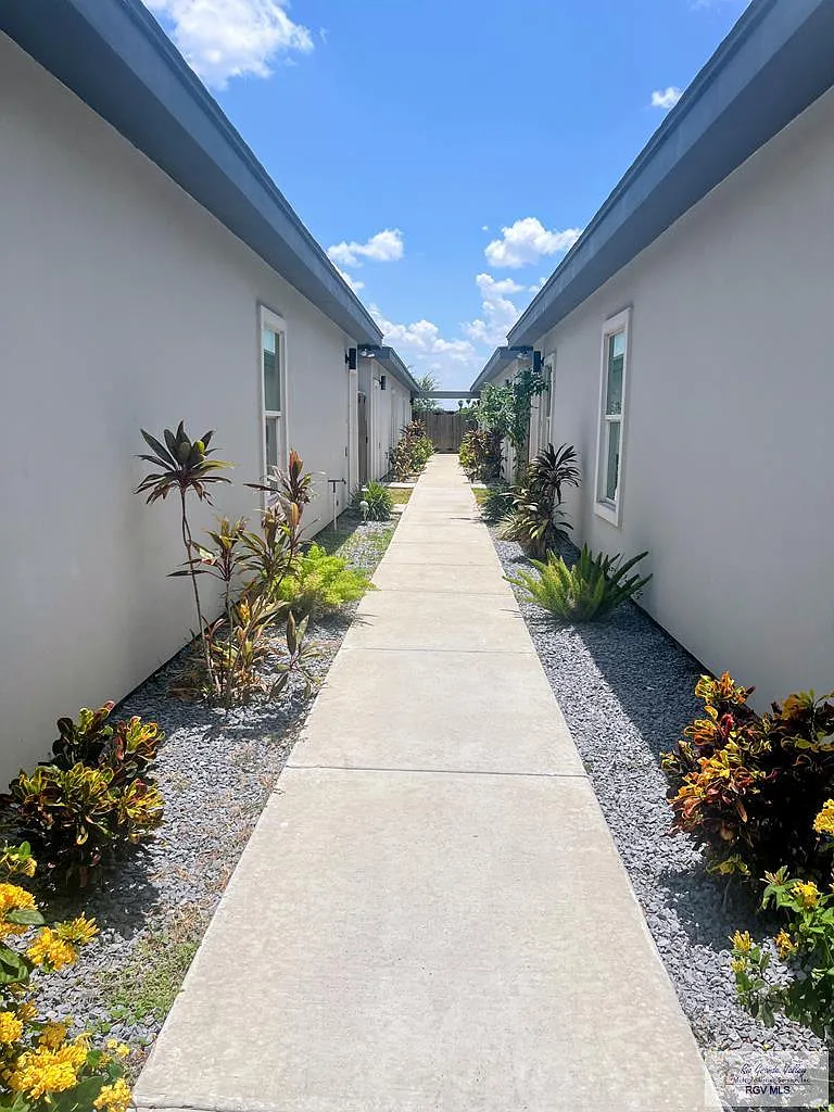 2 bed, 2.0 bath, 1175 sqft, $975 — Photo 1