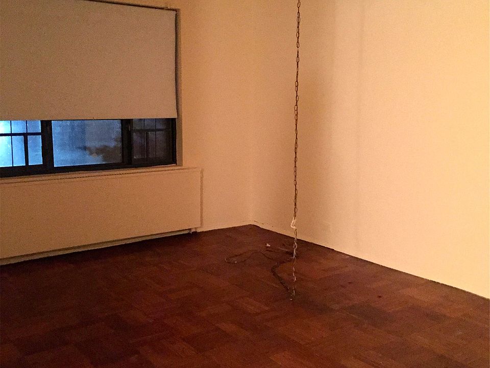 2nd image of 1565 Odell St