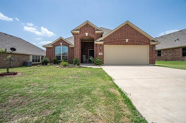 1st image of 207 Briarstone Dr