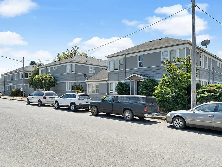 Lawton Apartments — Photo 22