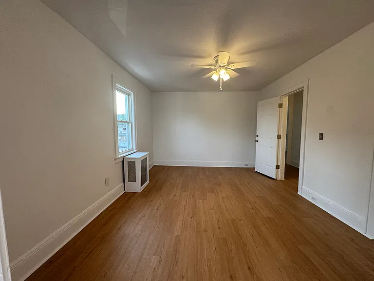 12 Alexander Pl #2 — Photo 8