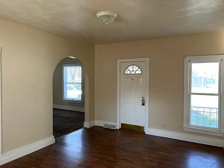 424 N Eddy St — Photo 5